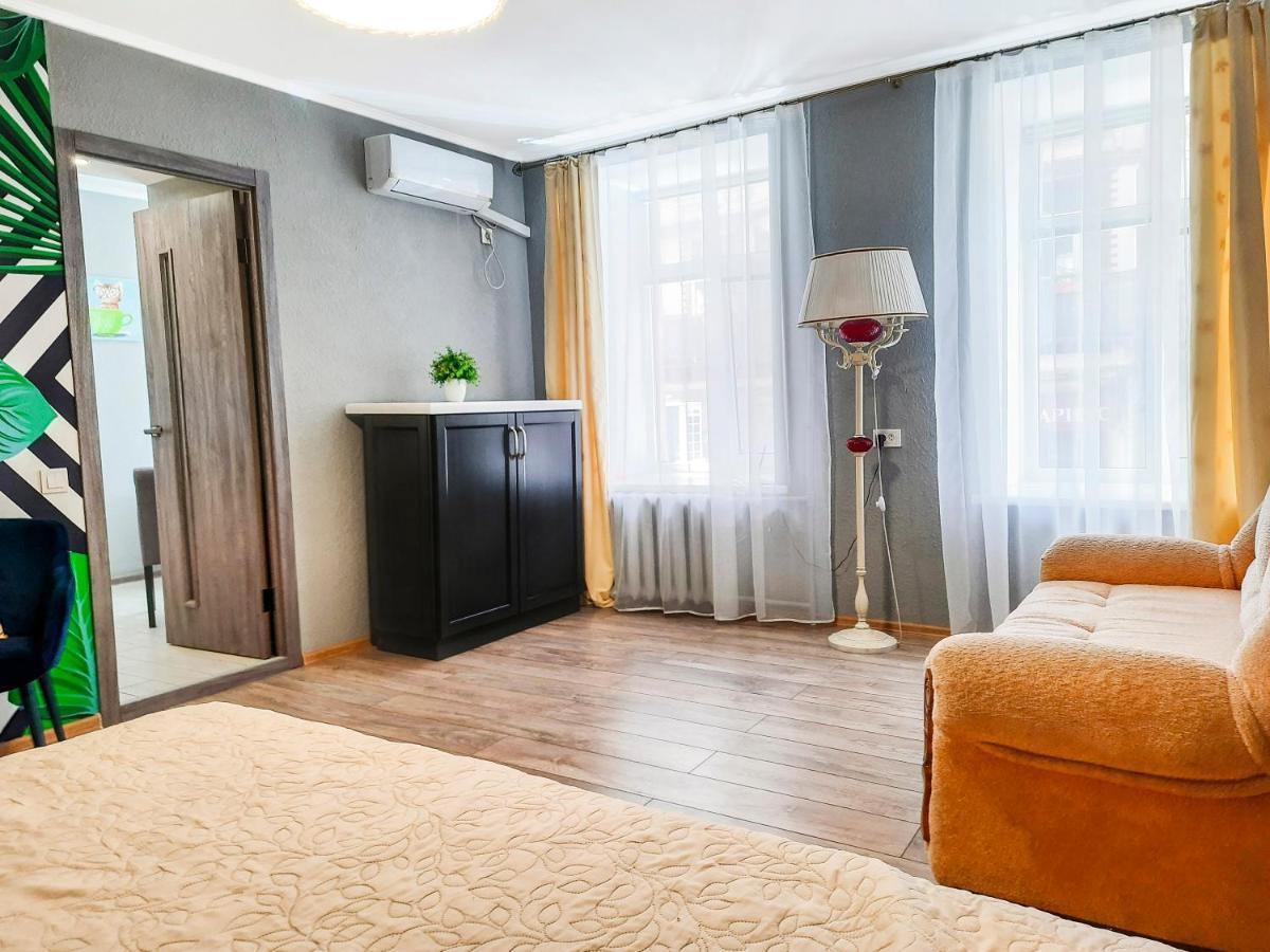 1-Room Apartment In The Center, 5 Minutes To Deribasovskaya Одесса Экстерьер фото